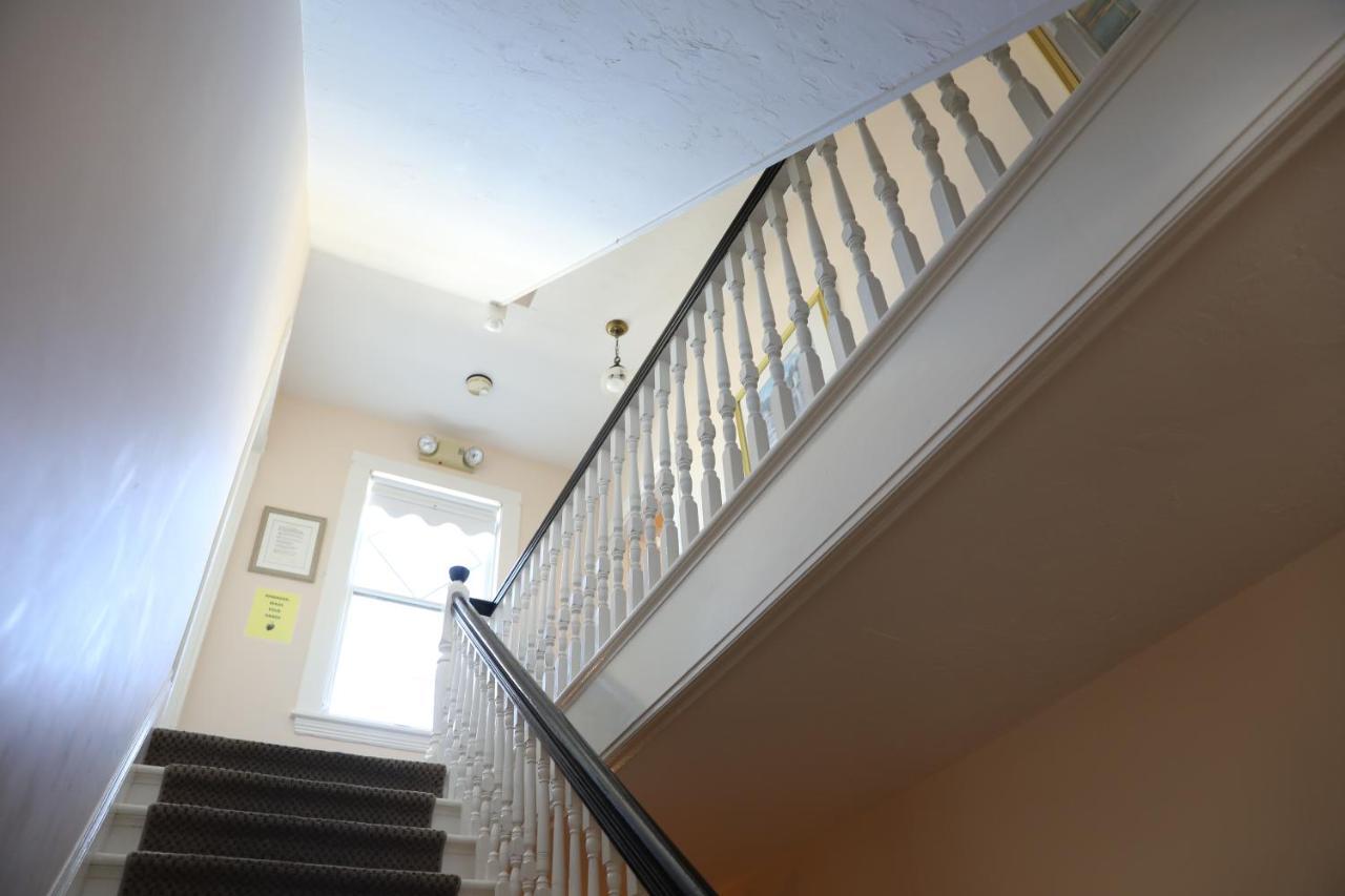דניס פורט By The Sea Guests Bed & Breakfast And Suites מראה חיצוני תמונה