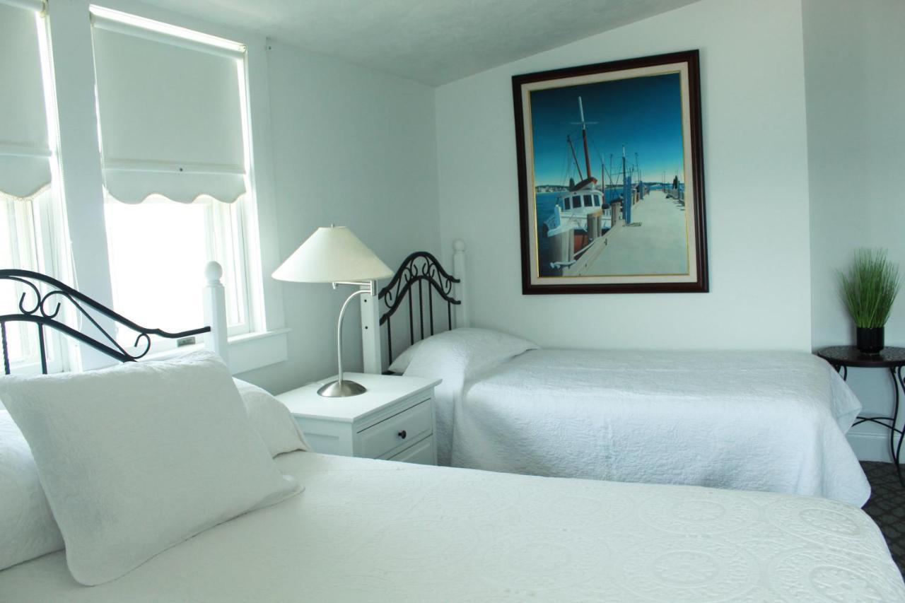 דניס פורט By The Sea Guests Bed & Breakfast And Suites מראה חיצוני תמונה