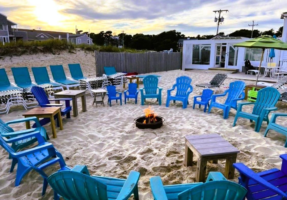 דניס פורט By The Sea Guests Bed & Breakfast And Suites מראה חיצוני תמונה