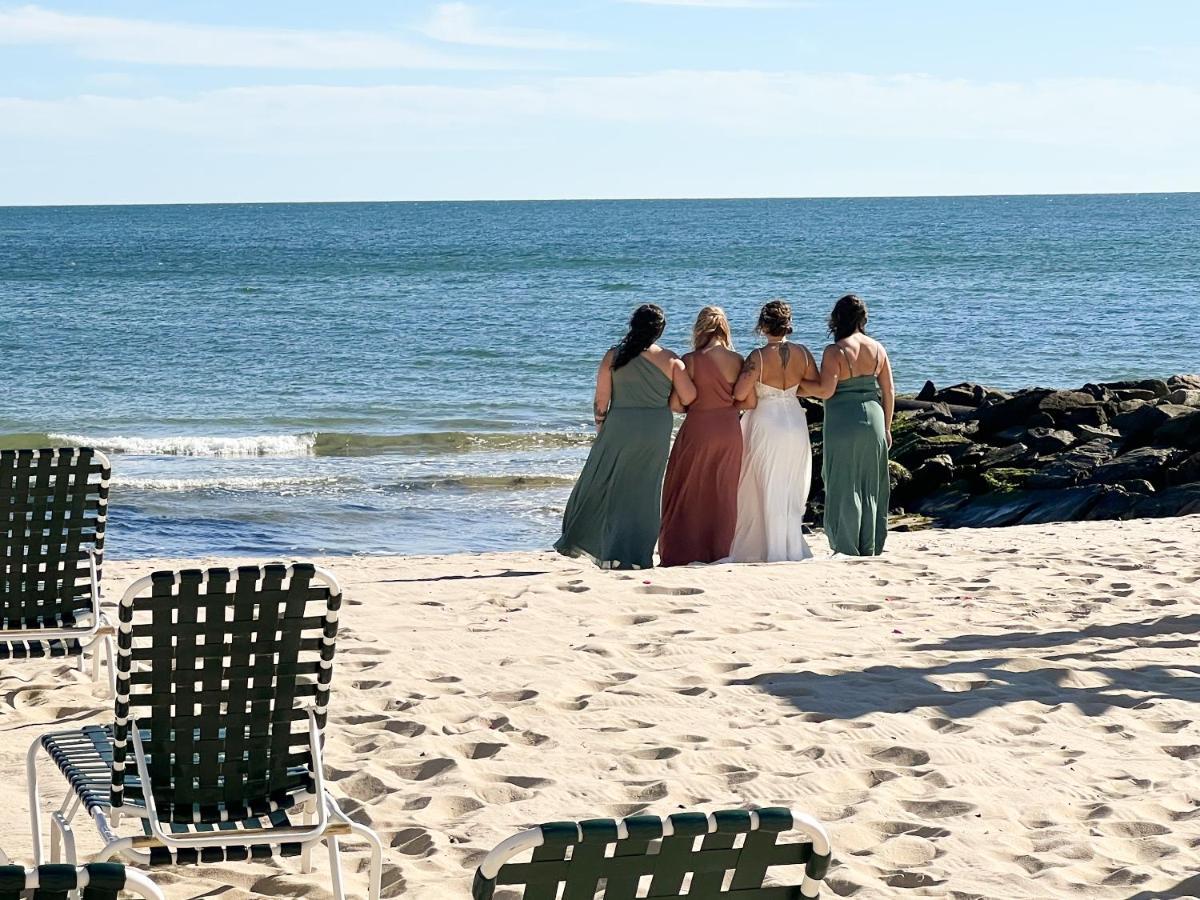 דניס פורט By The Sea Guests Bed & Breakfast And Suites מראה חיצוני תמונה