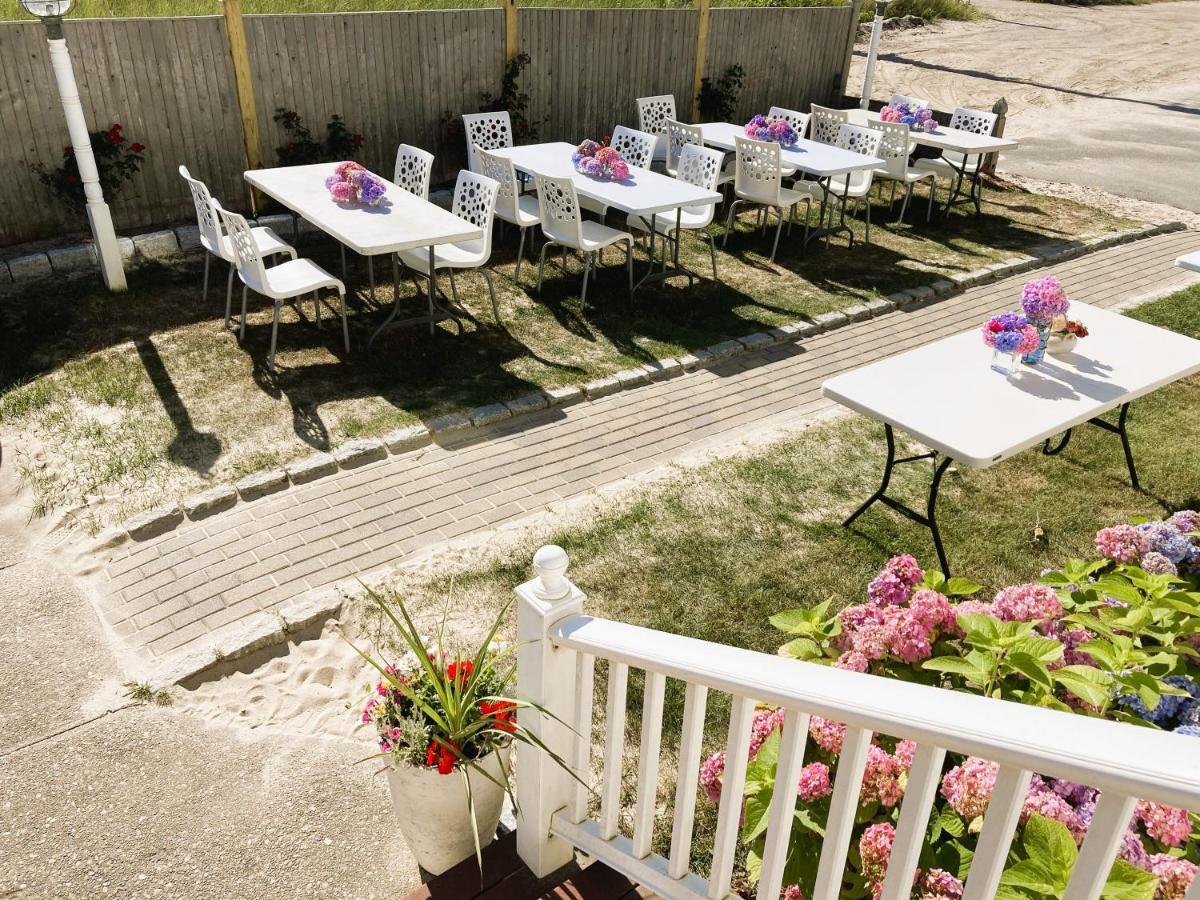 דניס פורט By The Sea Guests Bed & Breakfast And Suites מראה חיצוני תמונה