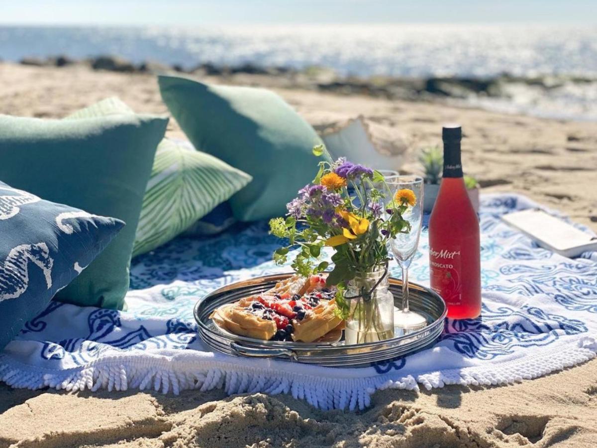 דניס פורט By The Sea Guests Bed & Breakfast And Suites מראה חיצוני תמונה