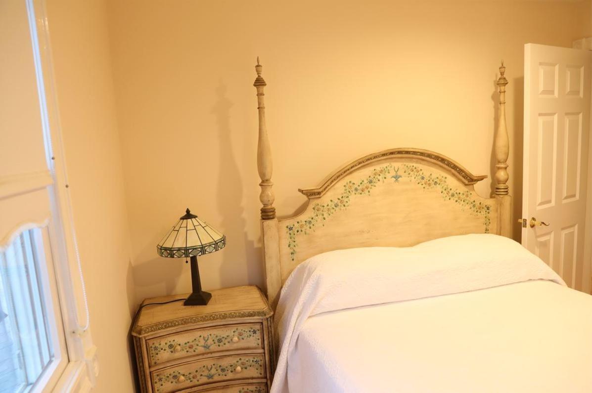 דניס פורט By The Sea Guests Bed & Breakfast And Suites חדר תמונה